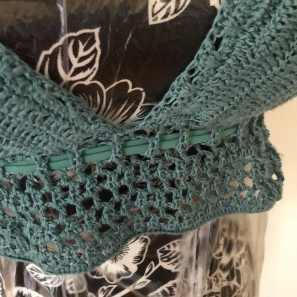 Xhilaration Green crochet size XS adjustable halter / swim top - Picture 4 of 11